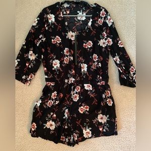Cute L/S Romper, black & floral, Size: XL